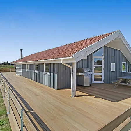 Med Indhegnet Terrasse Og Sauna Sj204